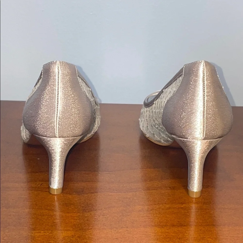 Adrianna Papell NIB Silver Peep-Toe Kitten Heels Women's Shoes Size 6 - Picture 5 of 5